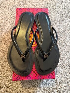 Tory Burch Chelsea Black Logo Leather Flip Flop Sandals